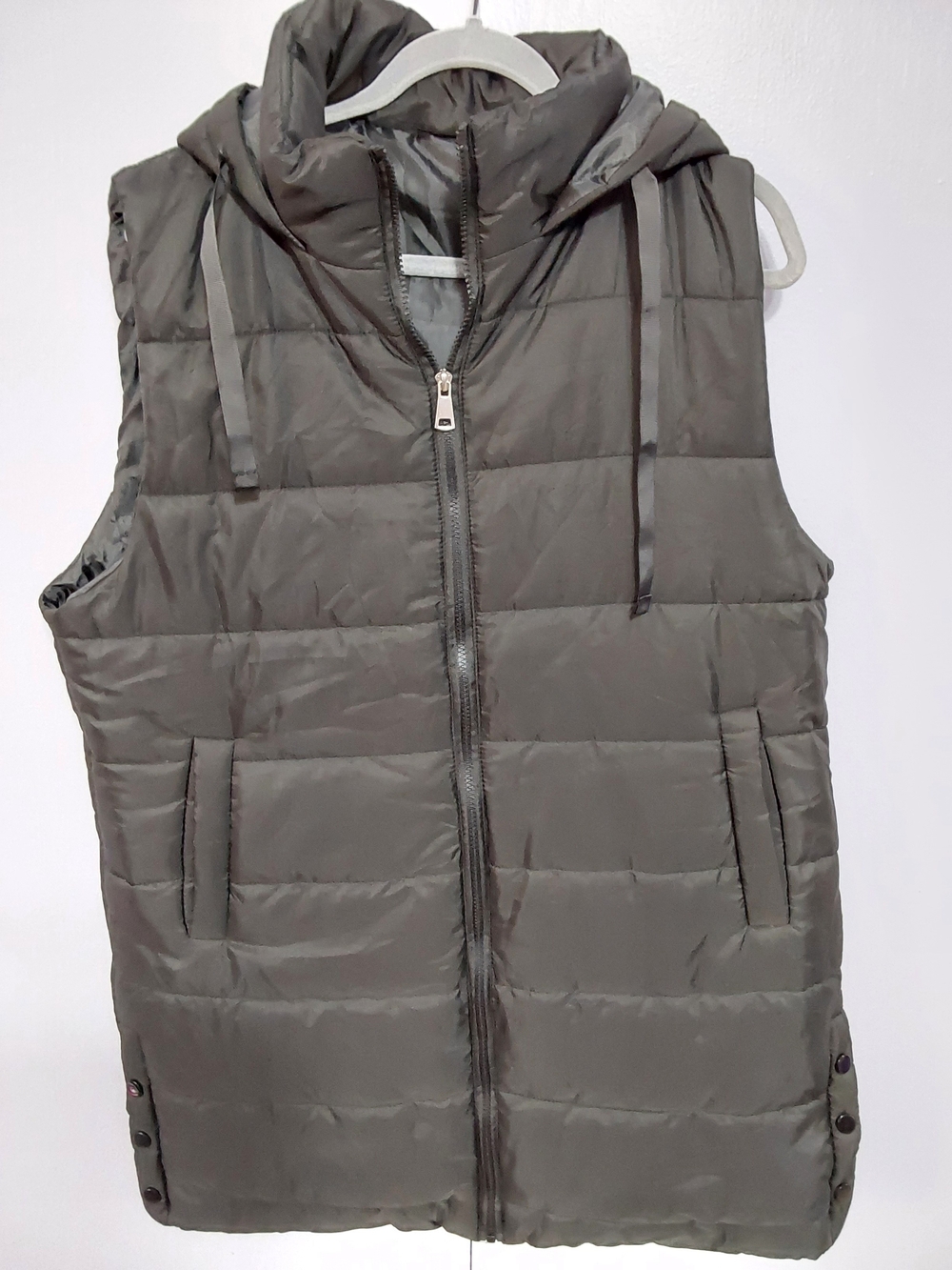 Quilted Hooded Puffer Vest in Olive Gray